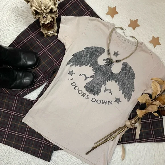 Vintage 3 Doors Down juniors petite eagle graphic print cream band tee - Picture 8 of 9
